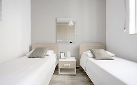 F12 Room 2, Private Room Two Single Beds Privated Bathroom In Shared Flat