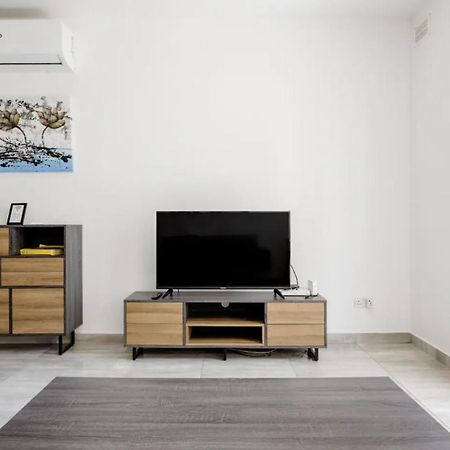 F12 Room 2, Private Room Two Single Beds Privated Bathroom In Shared Flat Msida Esterno foto