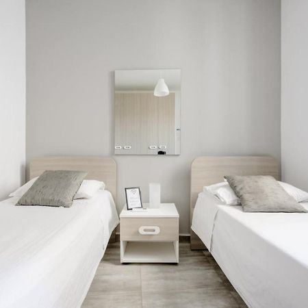 F12 Room 2, Private Room Two Single Beds Privated Bathroom In Shared Flat Msida Esterno foto