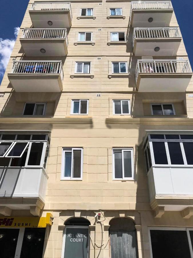 F12 Room 2, Private Room Two Single Beds Privated Bathroom In Shared Flat Msida Esterno foto