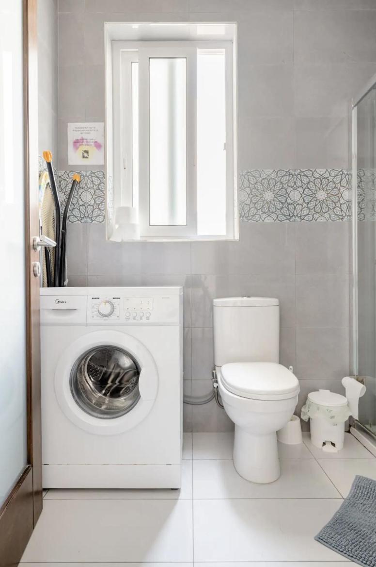 F12 Room 2, Private Room Two Single Beds Privated Bathroom In Shared Flat Msida Esterno foto