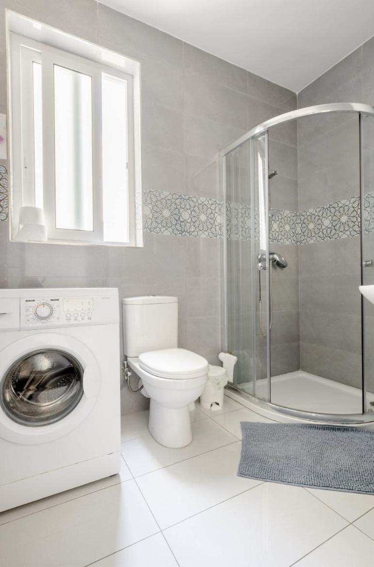 F12 Room 2, Private Room Two Single Beds Privated Bathroom In Shared Flat Msida Esterno foto