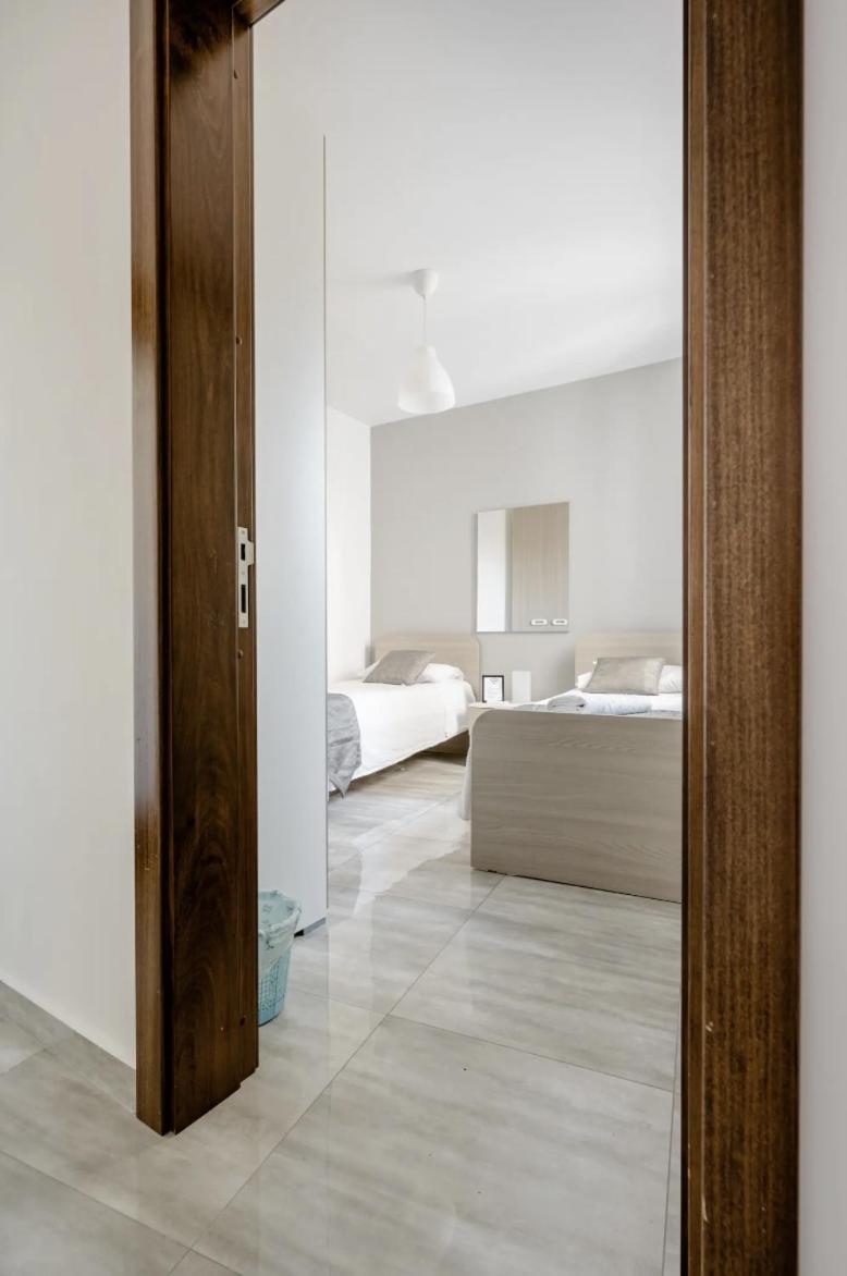 F12 Room 2, Private Room Two Single Beds Privated Bathroom In Shared Flat Msida Esterno foto